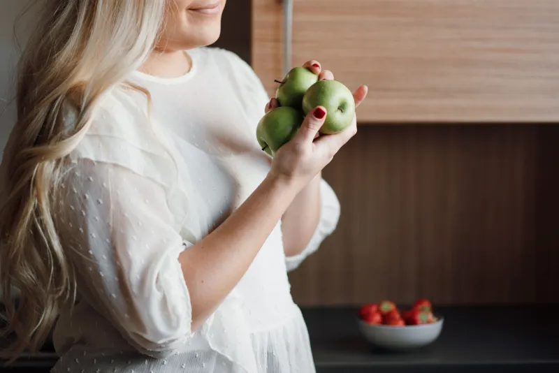 Lo que comes se nota en tu melena: guía de nutrición para un cabello radiante